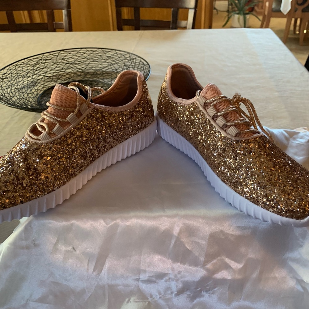 Bling, sequin, glitter, fashion, shoes, comfort, sneaker, lightweight.